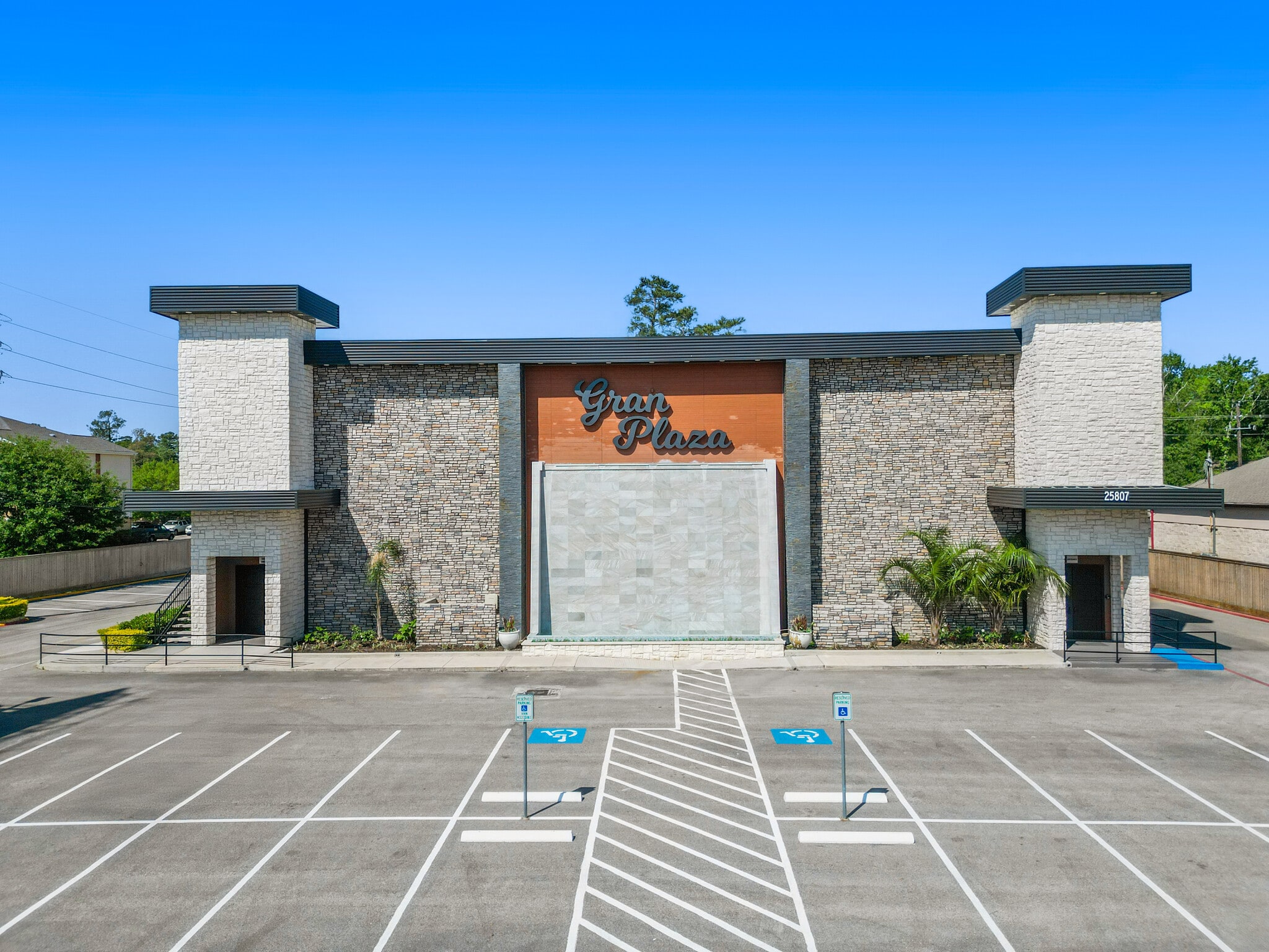 25807 I-45, Spring, TX for sale Primary Photo- Image 1 of 35