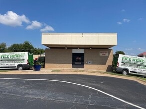 5330 Wedgmont Circle, Fort Worth, TX for lease Building Photo- Image 2 of 4