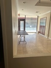 1960 Kapiolani Blvd, Honolulu, HI for lease Interior Photo- Image 1 of 7