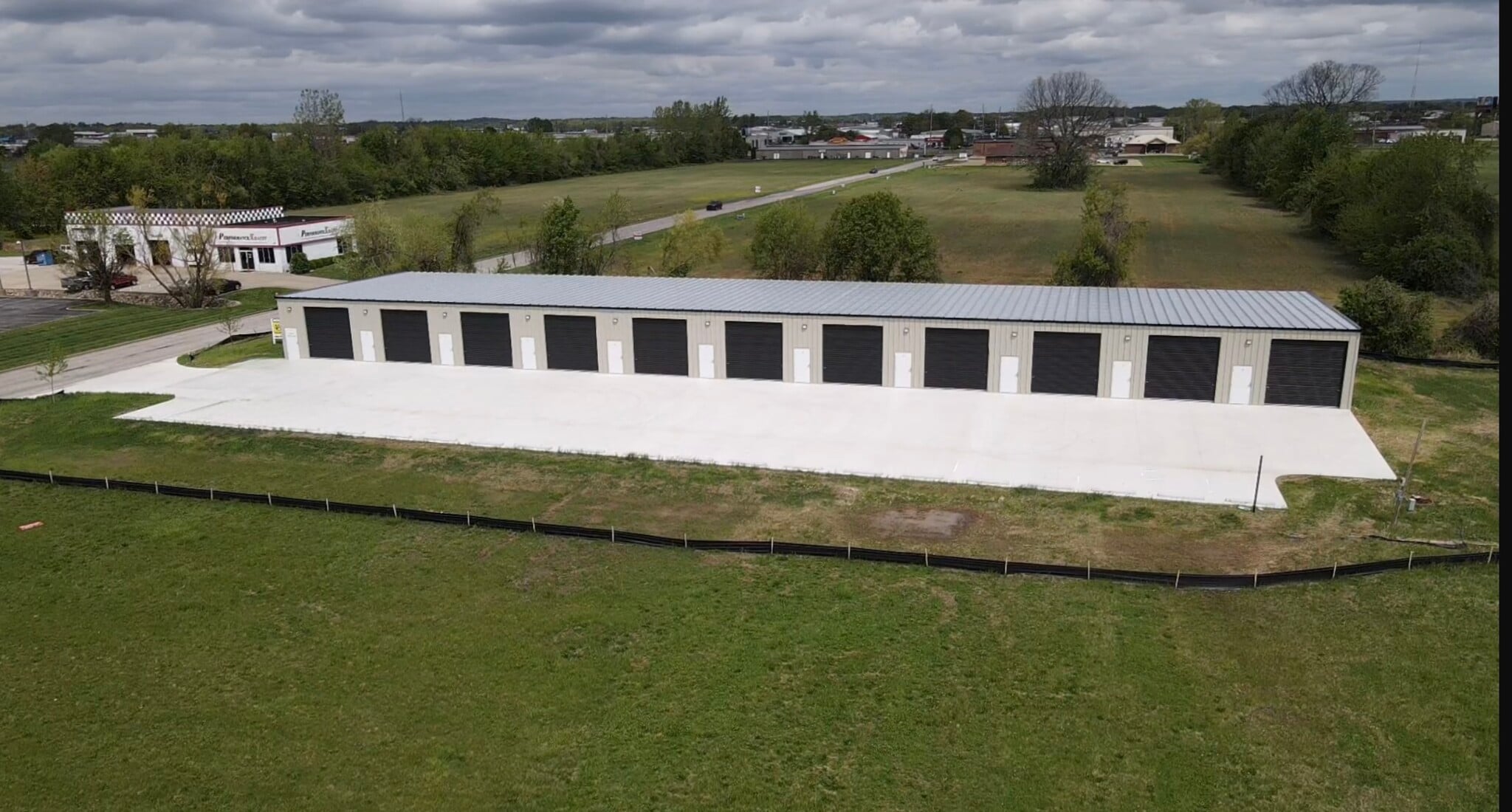 747 Royal Ave, Evansville, IN for lease Primary Photo- Image 1 of 3