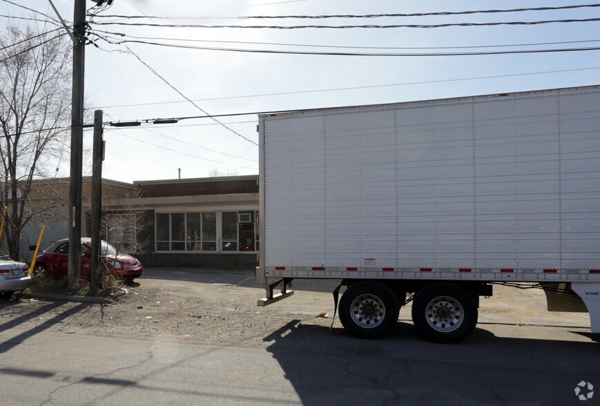 1888 Mattawa Ave, Mississauga, ON à vendre - Photo du bâtiment - Image 3 de 3