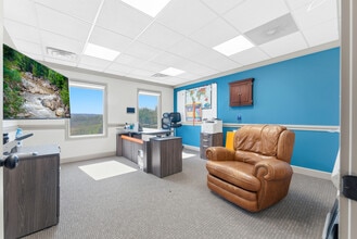 7000 Hampton Ctr, Morgantown, WV for lease Interior Photo- Image 2 of 25