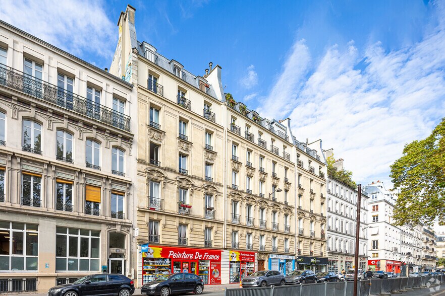 Retail in Paris for lease - Building Photo - Image 1 of 4