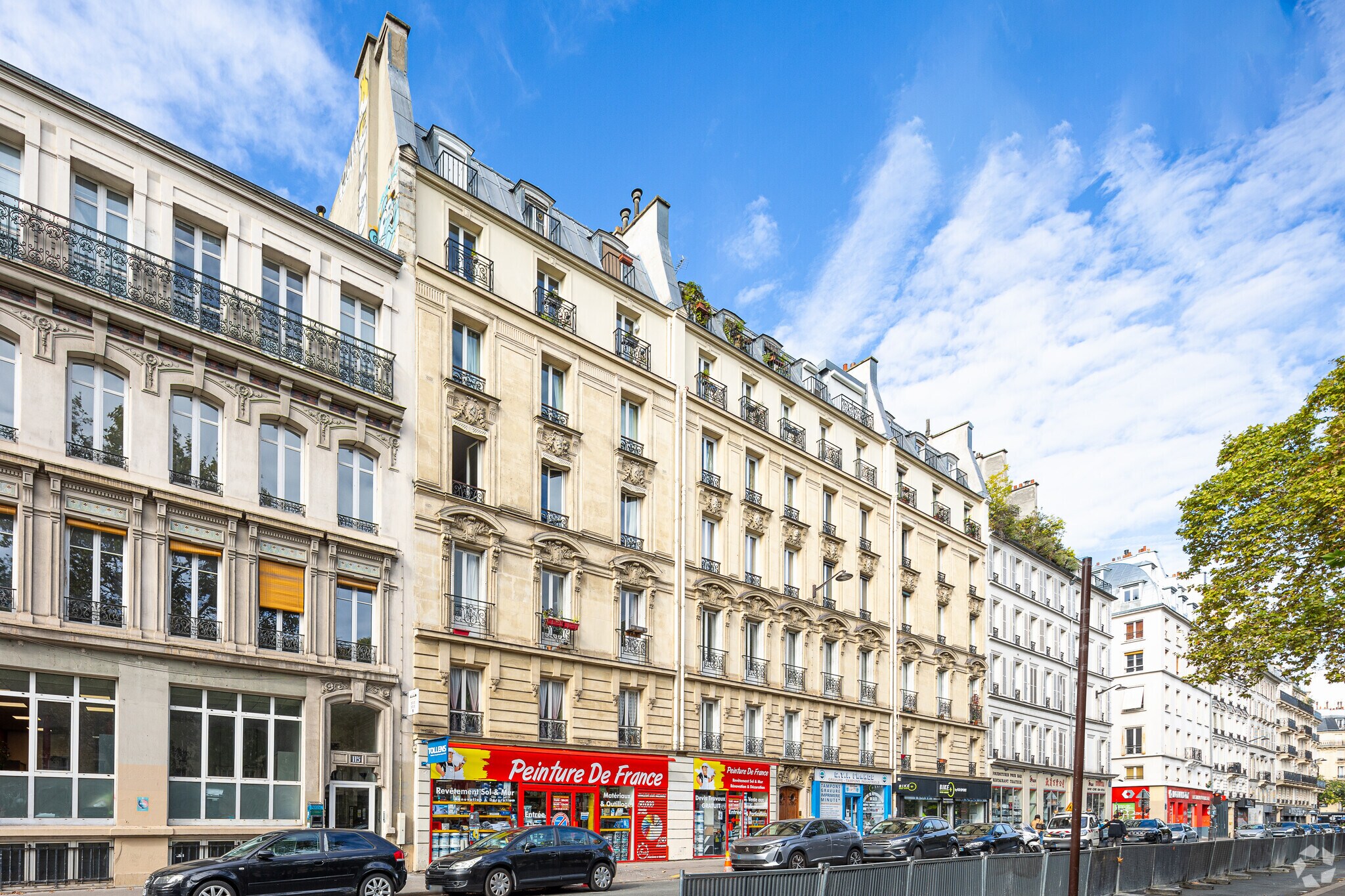 Retail in Paris for lease Building Photo- Image 1 of 5