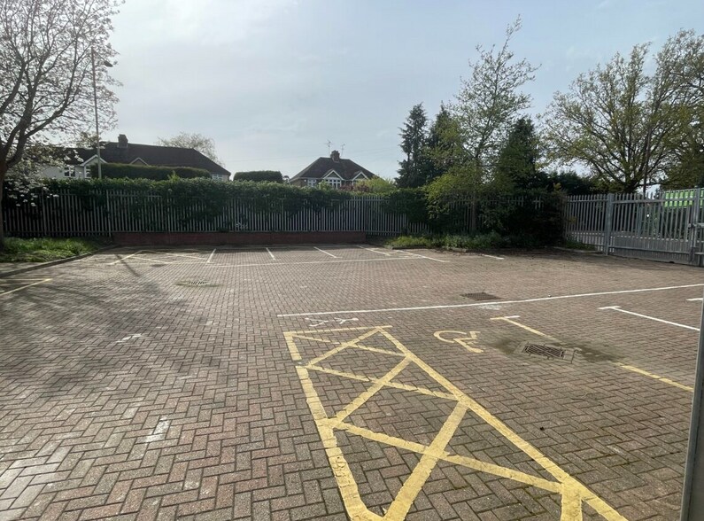 Molly Millars Ln, Wokingham à louer - Photo du bâtiment - Image 3 de 3