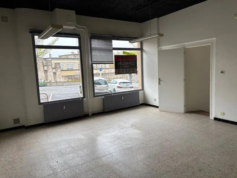 Retail in Lyon for lease - Interior Photo - Image 3 of 9