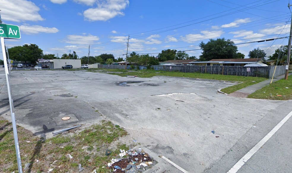 6501 Pembroke Rd, Hollywood, FL à vendre - Photo du bâtiment - Image 2 de 4