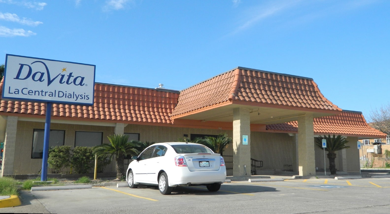 916 Houston St, Laredo, TX for lease Primary Photo- Image 1 of 2