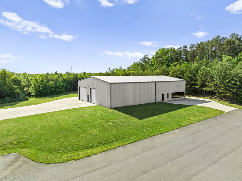 2471 N Nc-16 Hwy, Denver, NC à vendre - Photo du bâtiment - Image 1 de 1