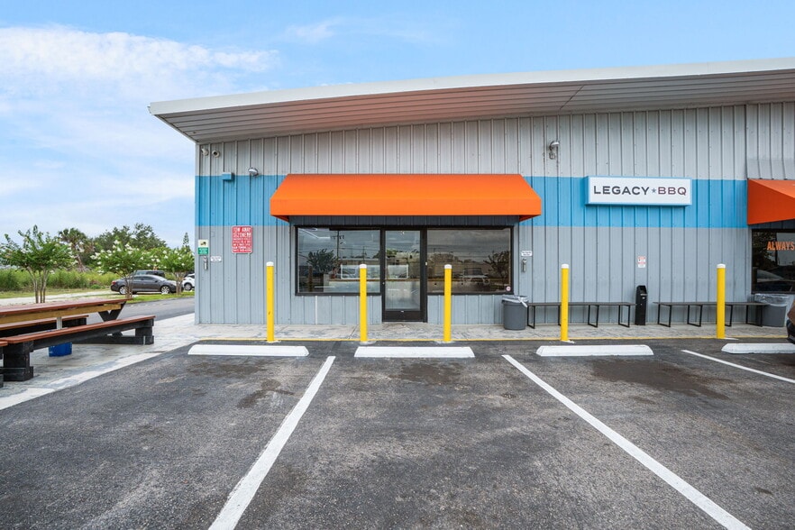 2443 US Highway 301 N, Ellenton, FL for lease - Building Photo - Image 2 of 18
