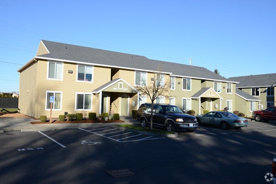 1100 N Davis St, Cornelius, OR à vendre - Photo du bâtiment - Image 3 de 25