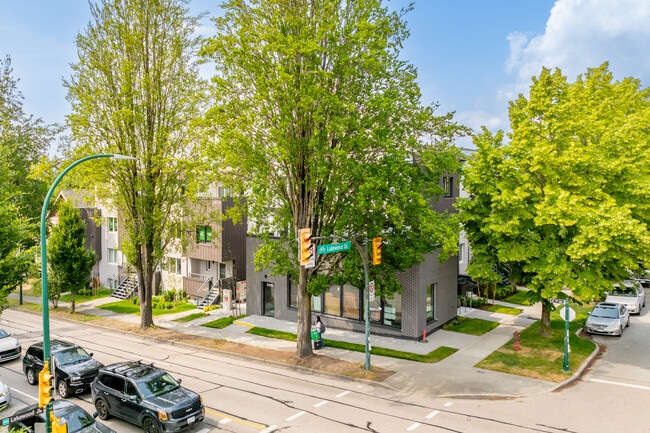 More details for 2095 1st Av E, Vancouver, BC - Multifamily for Sale