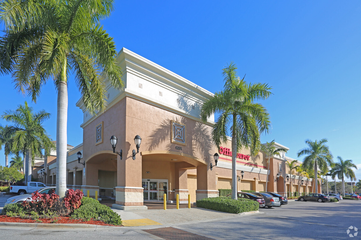 5812 Jog Rd, Lake Worth, FL for lease Building Photo- Image 1 of 10