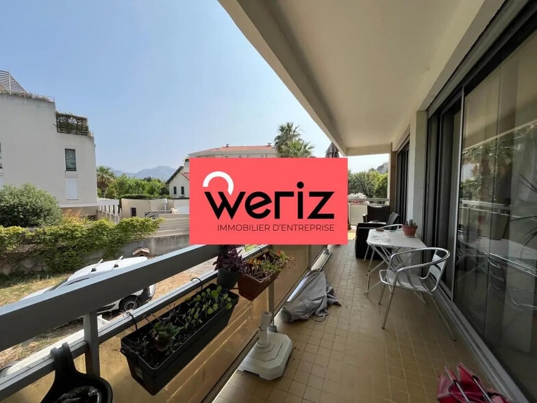 Office in Marseille for lease - Building Photo - Image 3 of 9