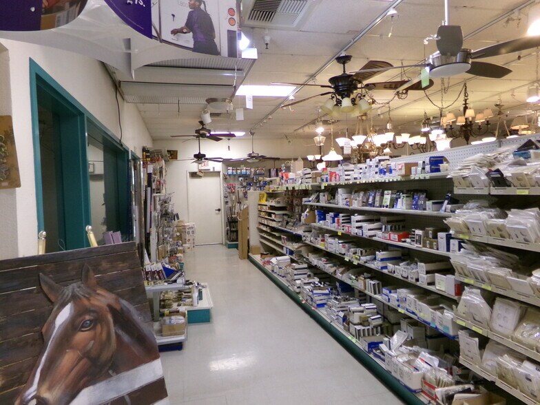 1253 US Highway 395 N, Gardnerville, NV à louer - Photo du bâtiment - Image 2 de 6