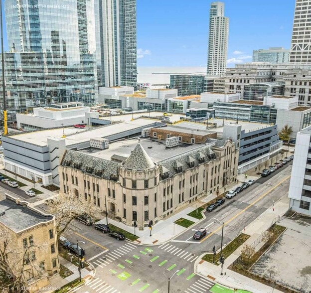 790 N Van Buren St, Milwaukee, WI à vendre - Photo du bâtiment - Image 2 de 2