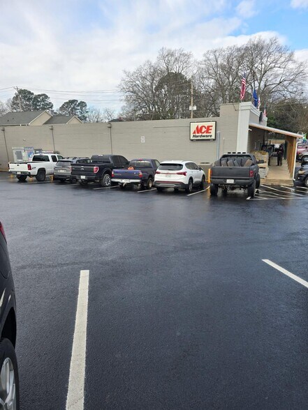 602 E Buford St, Gaffney, SC à vendre - Photo du bâtiment - Image 3 de 33