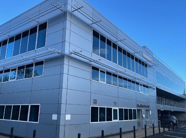 1 Miles Road, Basildon à louer - Photo du bâtiment - Image 2 de 8