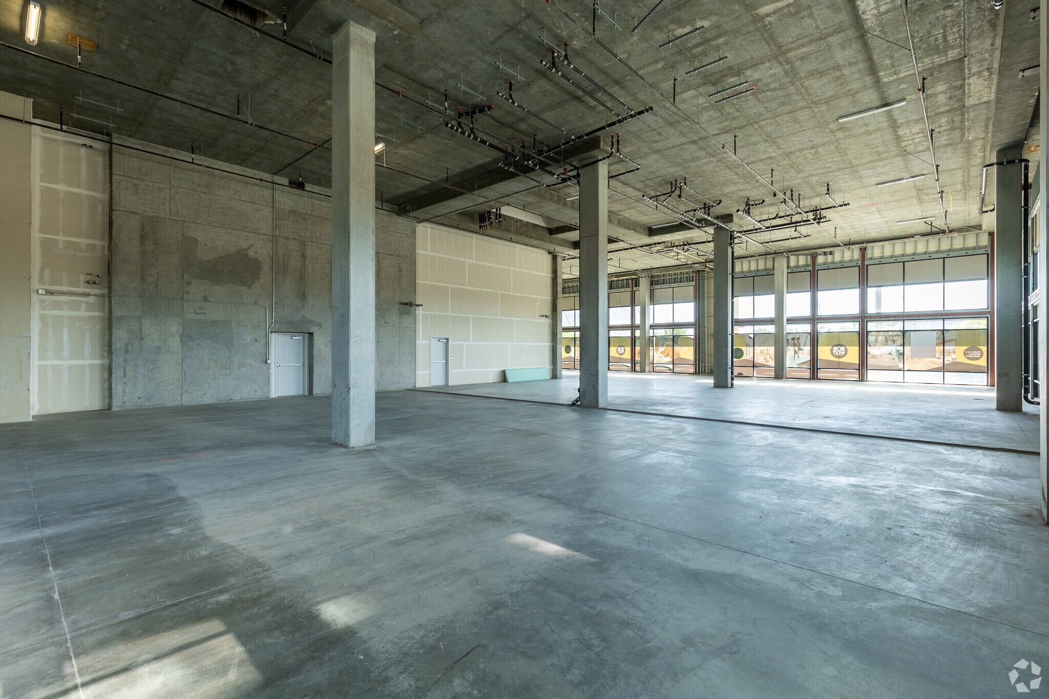808 W San Carlos St, San Jose, CA for lease Interior Photo- Image 1 of 5