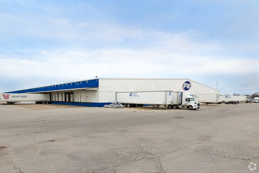 4300 Church Rd, Centreville, IL à louer - Photo du bâtiment - Image 1 de 20