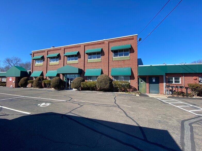 123 Whiting St, Plainville, CT for lease - Building Photo - Image 3 of 6