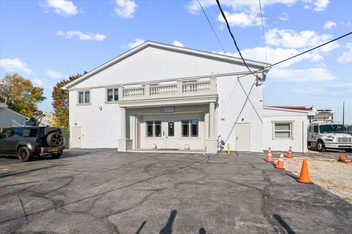 123 E Mineola Ave, Valley Stream, NY for lease Primary Photo- Image 1 of 2