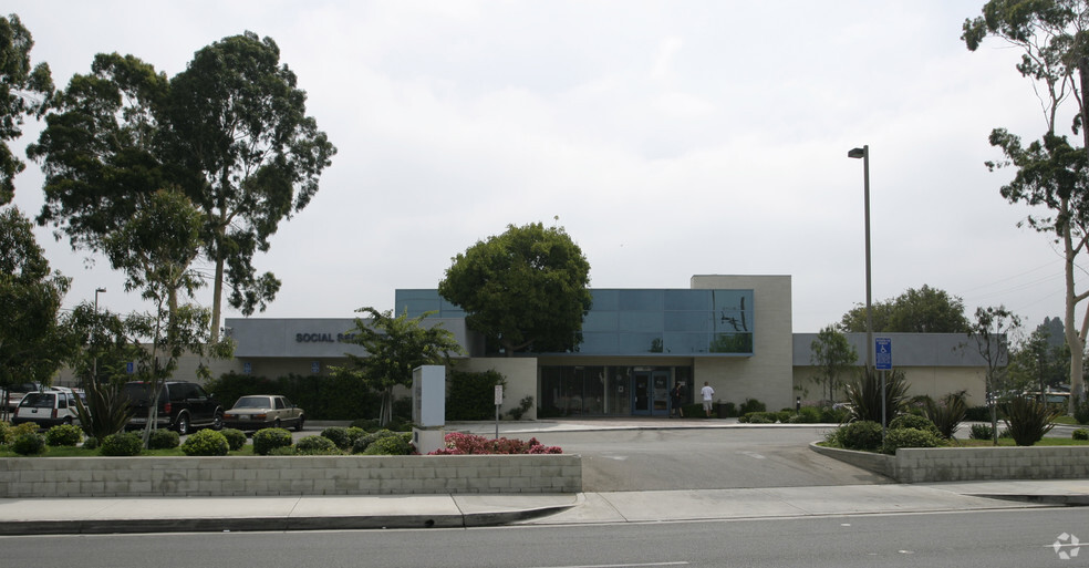 22600 Crenshaw Blvd, Torrance, CA for lease - Building Photo - Image 2 of 24