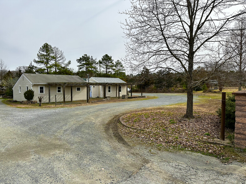 15474 Pouncey Tract Rd, Rockville, VA for lease - Building Photo - Image 1 of 2