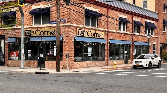 More details for 1 W Main St, Bay Shore, NY - Retail for Lease