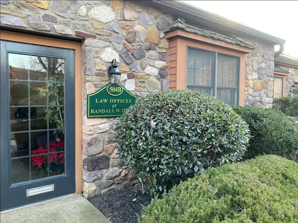 301 Oxford Valley Rd, Yardley, PA for sale Primary Photo- Image 1 of 10