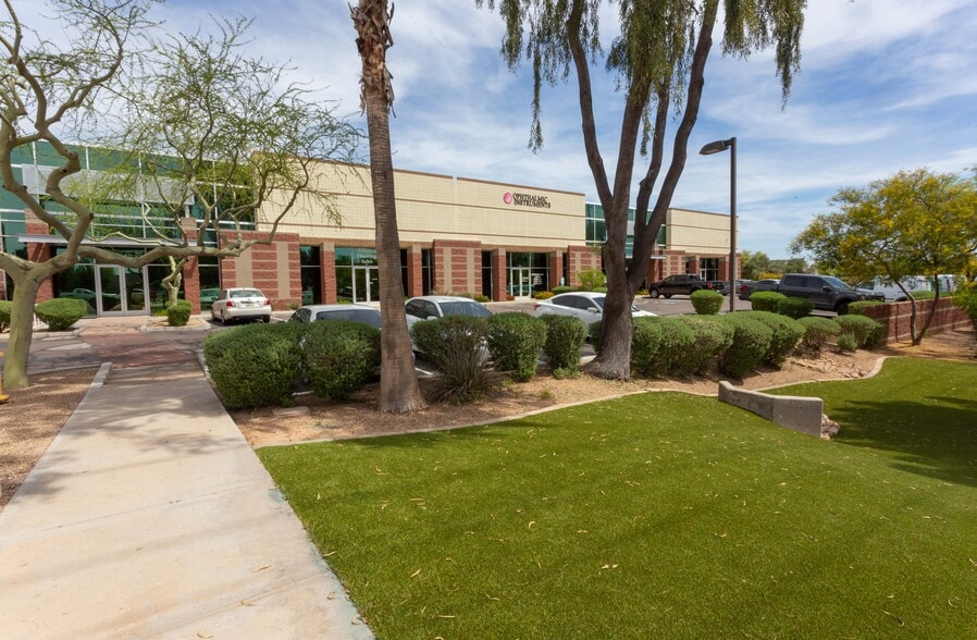 1940 W Elliot Rd, Gilbert, AZ for lease - Building Photo - Image 3 of 4