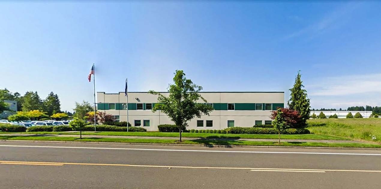 310A & 310B S. Sequoia Parkway portefeuille de 2 propriétés à vendre sur LoopNet.ca Photo du bâtiment- Image 1 de 4