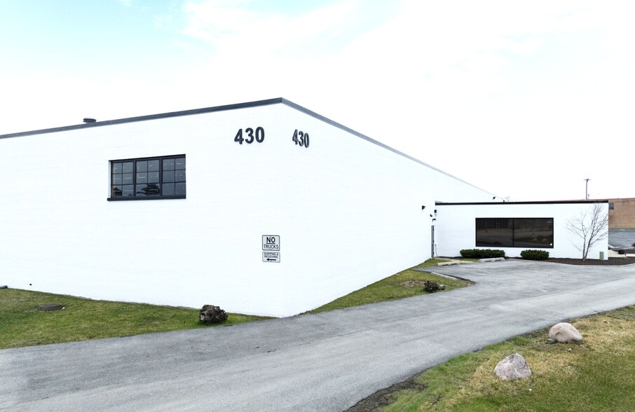 430 E Plainfield Rd, Countryside, IL à vendre - Photo du bâtiment - Image 2 de 7