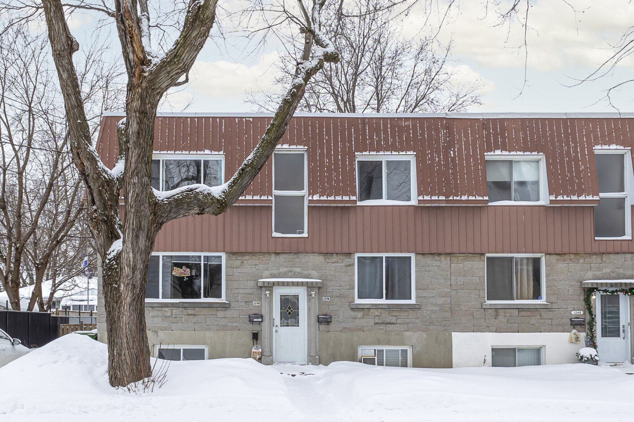 1234-1236 9e Av, Montréal, QC for sale Primary Photo- Image 1 of 1