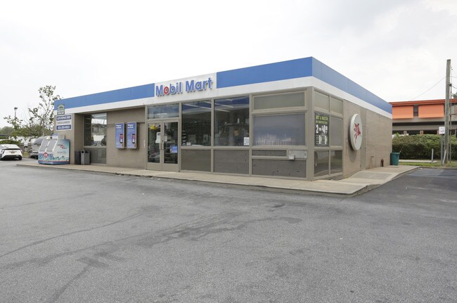 Plus de détails pour 2351 Broadhollow Rd, Farmingdale, NY - Commerce de détail à louer