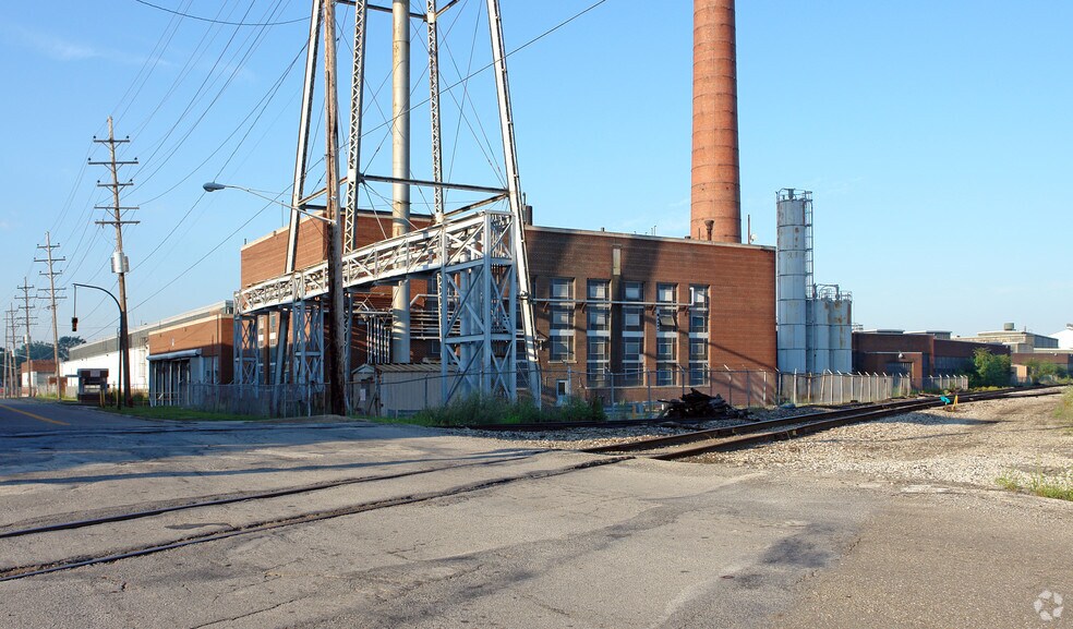 408 Dana St, Warren, OH for sale - Building Photo - Image 1 of 15