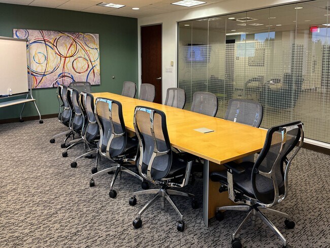 More details for 301 McCullough Dr, Charlotte, NC - Coworking for Lease