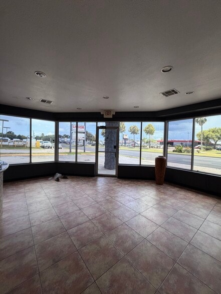 9206 Richmond Ave, Houston, TX for lease - Building Photo - Image 2 of 5