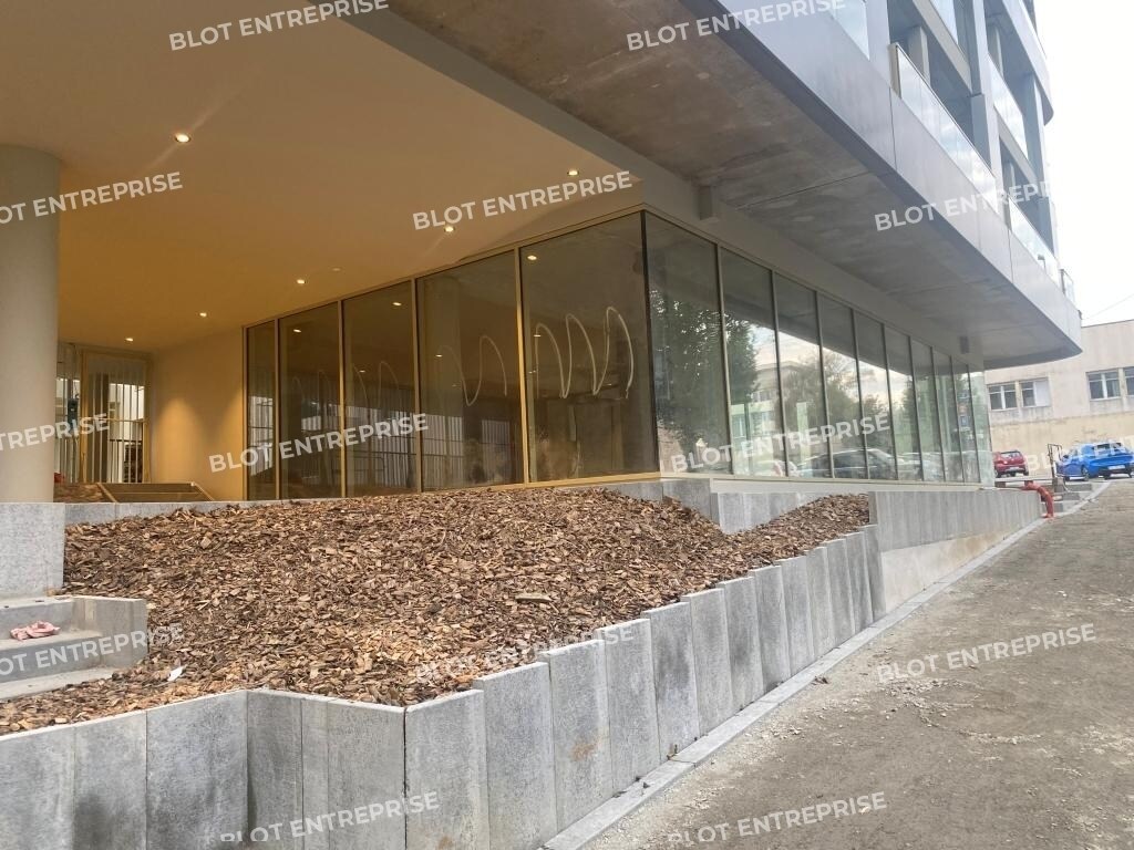 Retail in Brest for sale Building Photo- Image 1 of 7