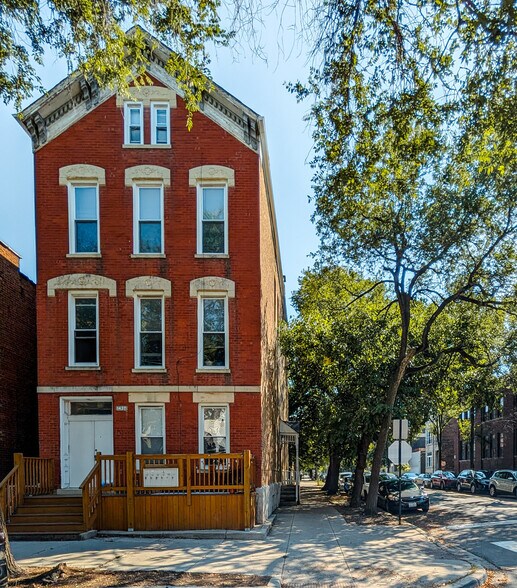 1437 W Superior St, Chicago, IL à vendre - Photo du bâtiment - Image 2 de 7