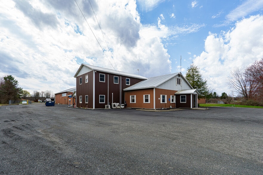 1851 Route 9H, Hudson, NY à vendre - Photo du bâtiment - Image 2 de 8