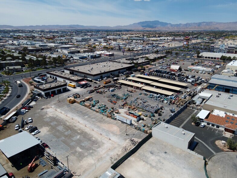 4300 W Tropicana Ave, Las Vegas, NV à louer - Photo du bâtiment - Image 3 de 5