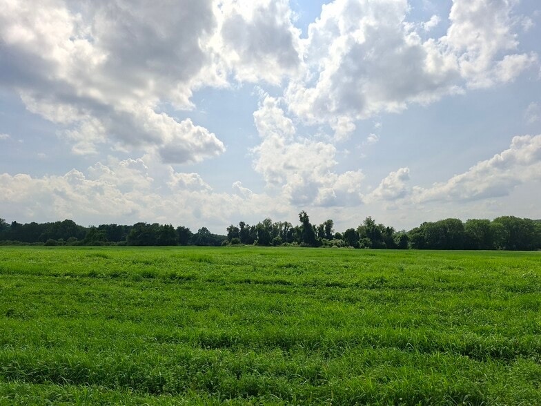 215 Route 32 Rt, North Franklin, CT for sale - Primary Photo - Image 3 of 9