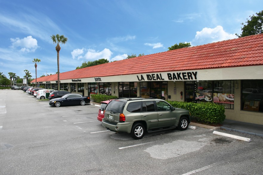 6651-6689 Lake Worth Rd, Lake Worth, FL for lease - Primary Photo - Image 1 of 12