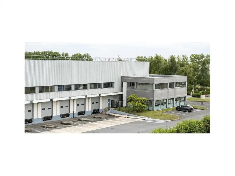 Industrial in Compans for lease Building Photo- Image 1 of 7