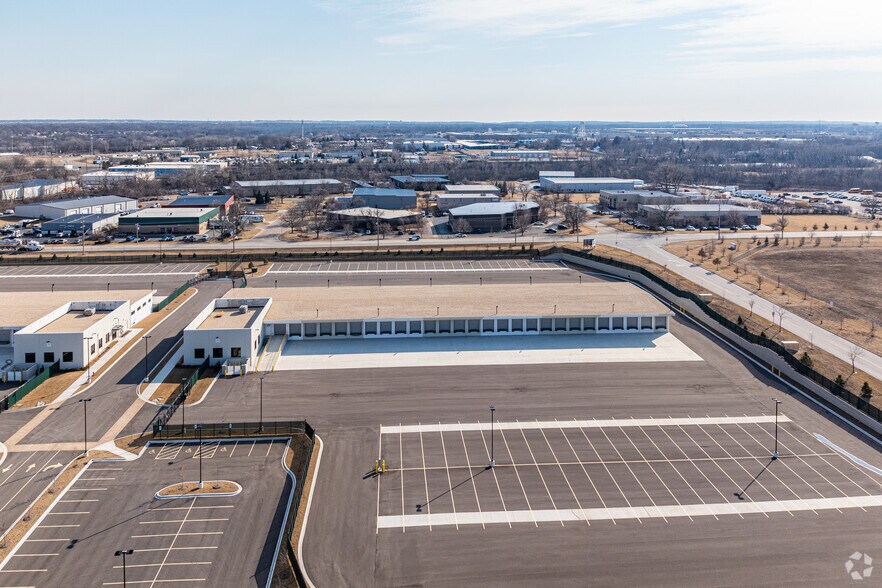 1751 Transit Way, Montgomery, IL à vendre - Photo du bâtiment - Image 3 de 5