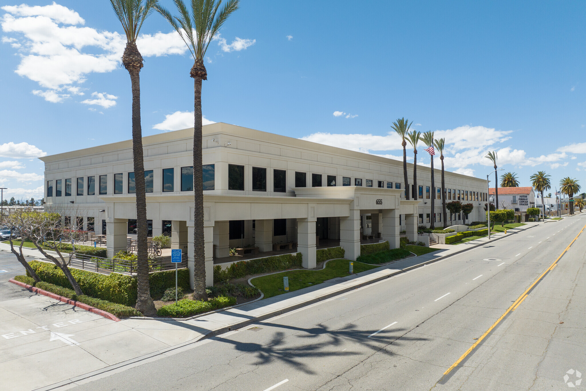 655 W Rialto Ave, San Bernardino, CA for lease Primary Photo- Image 1 of 8