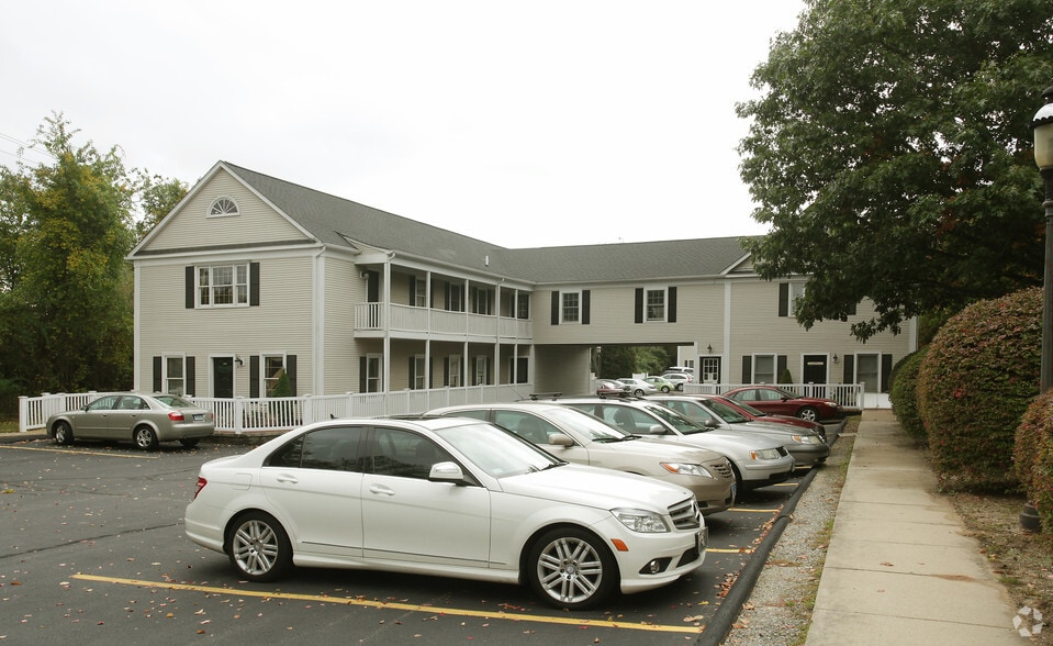 123 Elm St, Old Saybrook, CT for sale - Building Photo - Image 2 of 25