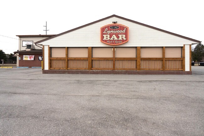 Plus de détails pour 596 Busha Hwy, Marysville, MI - Commerce de détail à vendre