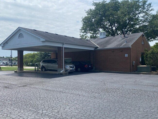 Plus de détails pour 111 East Side Dr, Geneva, IL - Bureau à vendre